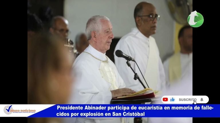 Ceremonia religiosa en memória de fallecidos en San Cristóbal